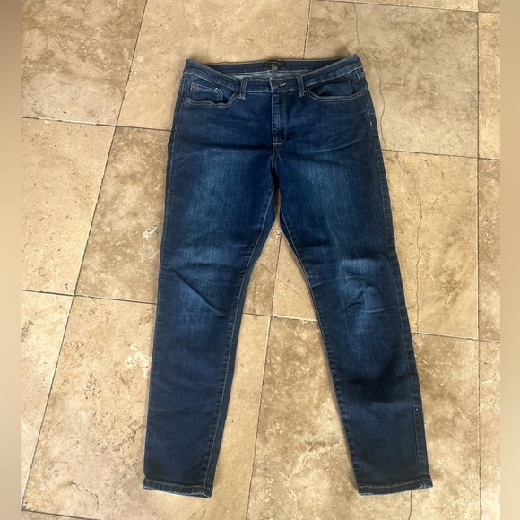 Banana Republic, ladies jeans, size 12 excellent condition skinny fit regular - Picture 2 of 8